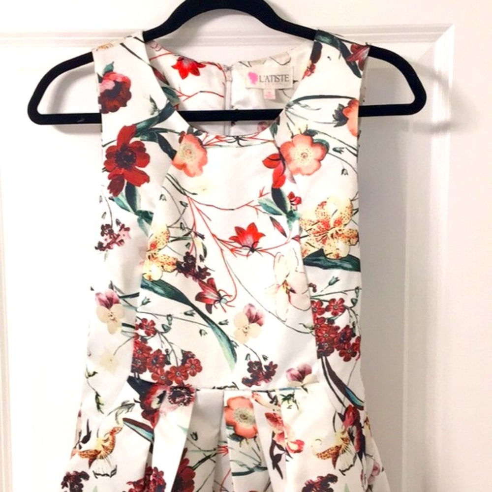 🌟Host Pick🌟 L’Atiste floral pleated midi dress, Size 4